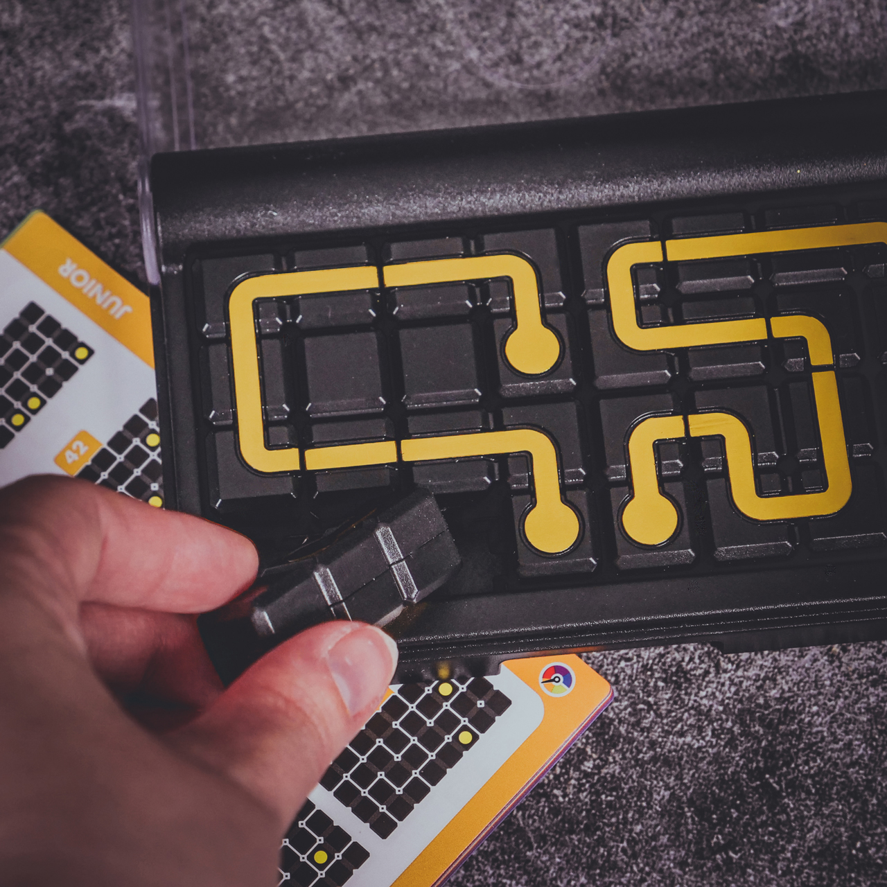 SmartGames IQ-Circuit | Gioco Da Viaggio Rompicapo | 120 Sfide Logiche In 5 Livelli | Gioco Educativo Per Bambini E Adulti - 3
